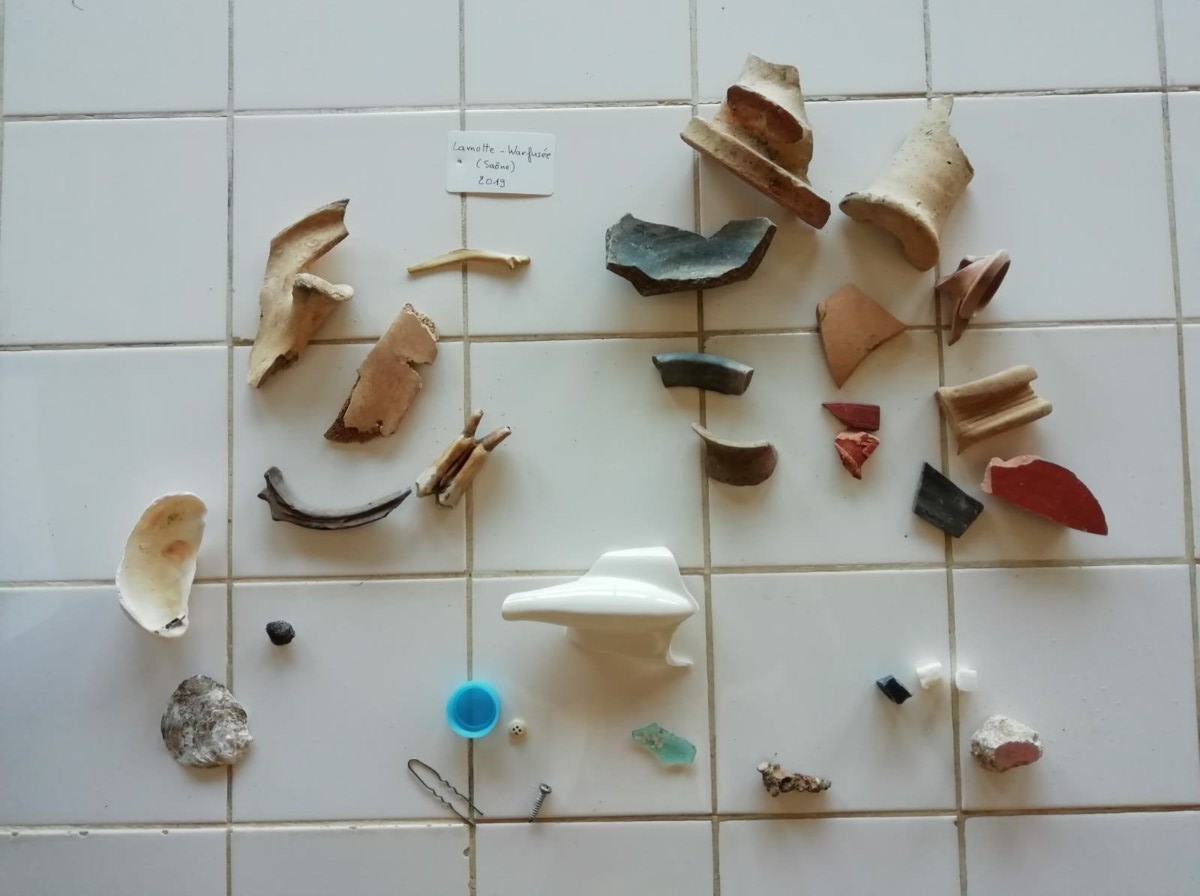 Affiche de À la recherche des sites archéologiques