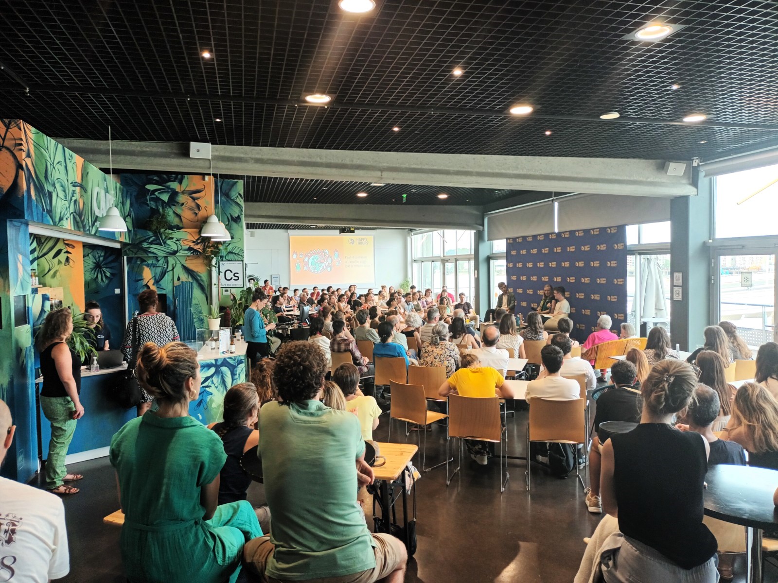 Affiche de Happy Hour – Jeunesse : peut-on avoir 20 ans et croire en l&rsquo;avenir ?