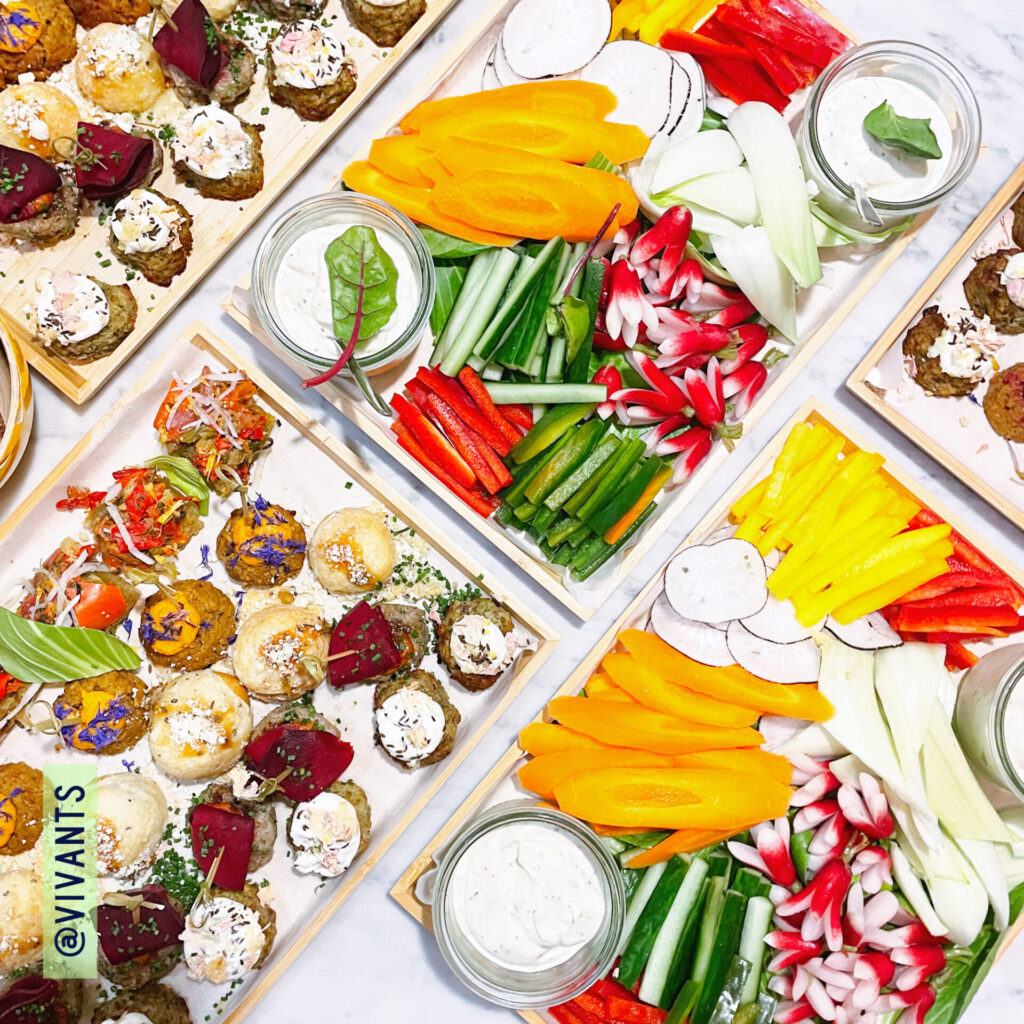 Vivants-plateaux-mezzés et crudités de saison & dips