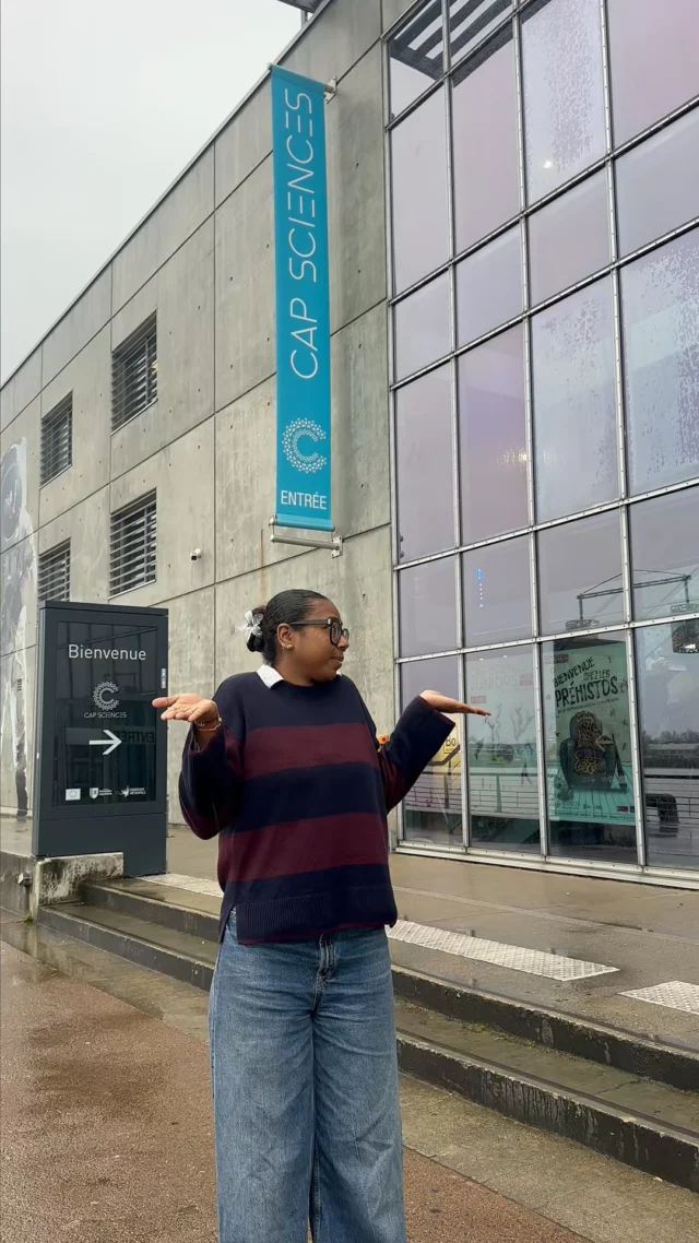 Venez tester l’expérience WATT! à Cap Sciences ! ⚡

Enfilez votre casque de réalité mixte, posez vos mains sur la table et invoquez l’esprit de James Watt ! 🔮

Vos mains, votre regard et vos choix déclenchent des phénomènes… Pas de manette, pas de bouton, votre corps est l’interface ! 👀

🔌 Oserez-vous appeler l’esprit de Watt ?
👉 Un voyage temporel accèssible dès 10 ans