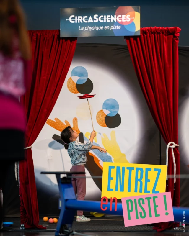 La physique se cache partout ! 👀 Équilibre, jongle, acrobatie, illusion…

Circasciences - en piste ! c’est la nouvelle exposition familiale, accessible dès 6 ans à Cap Sciences 🎪

Vous y découvrirez des phénomènes physique cachés derrière les plus grands numéros de cirque : gravité, force centrifuge, masse, vitesse… 🤸

Et pour les comprendre, quoi de mieux que de les tester ?! 🤹 Nos animateurs et animatrices ont plus d’un tour dans leur sac pour vous faire entrer en piste ! 😉

👉 Pendant les vacances scolaires, rdv du lundi au vendredi de 11h à 18h et le week-end de 14h à 18h.

📷 @gdphotosbordeaux