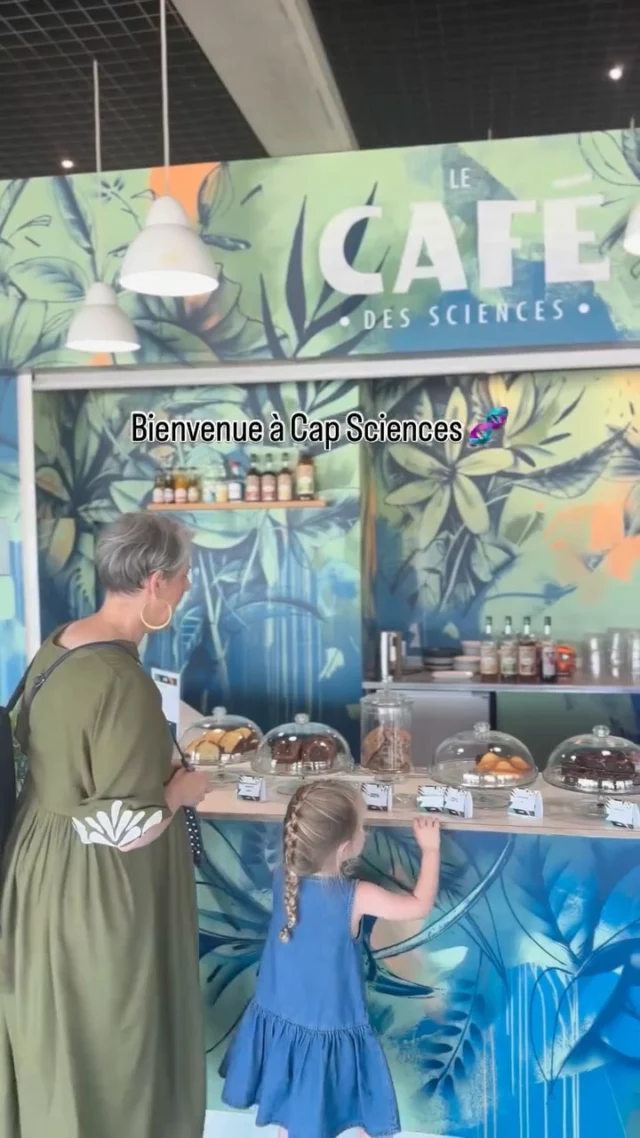 Ne cherchez plus ! ❄️

Tous nos espaces sont climatisés pour une visite au frais en famille ! 👋

Le café des sciences est également ouvert pour un petit rafraîchissement ou un goûter 😋

Des fontaines à eau sont également à votre disposition 💦

On vous attend 🧪🧬🔬